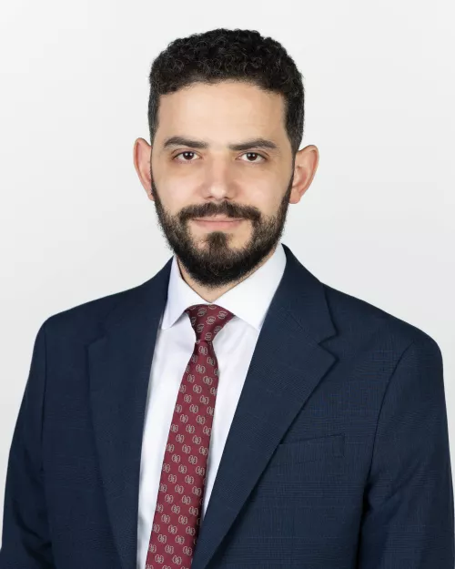 Headshot of Dr. Momen Abbasi